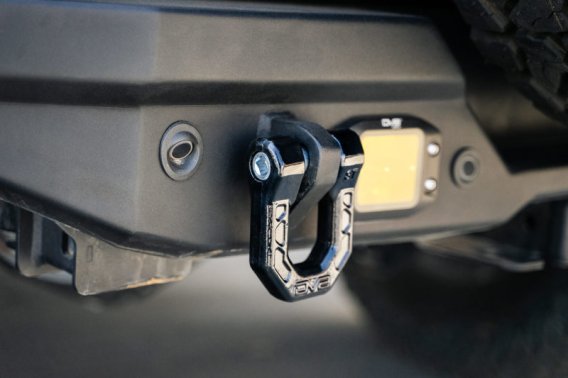 DV8 Shackles
