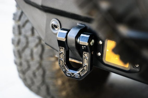 DV8 Shackles