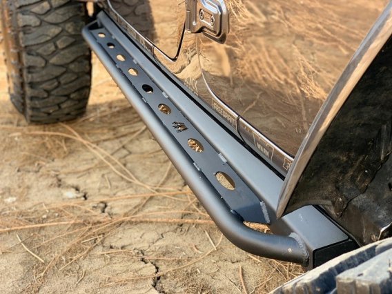 Jeep JL Side Step Rock Slider For 18-Pres Wrangler JL Black Powder Coated American Trail Products