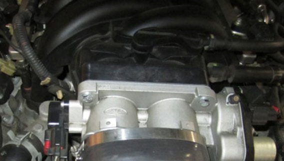 Throttle Body Spacer 05-09 Ford Mustang GT 4.6L V8 Volant
