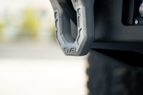 DV8 Shackles