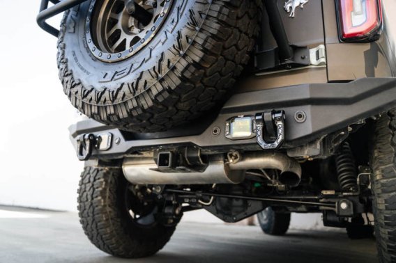 DV8 Shackles