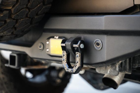 DV8 Shackles